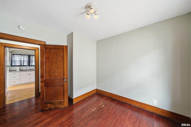 1129 W GILBERT Avenue, Peoria, IL 61604