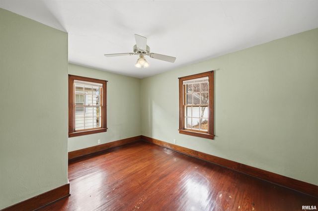 1129 W GILBERT Avenue, Peoria, IL 61604