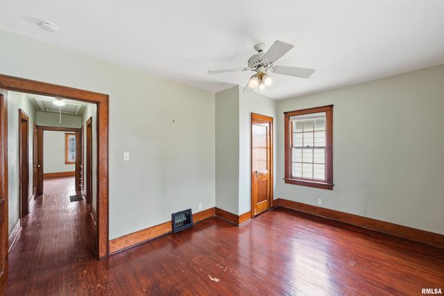 1129 W GILBERT Avenue, Peoria, IL 61604