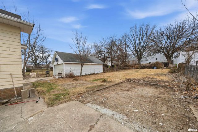 1129 W GILBERT Avenue, Peoria, IL 61604