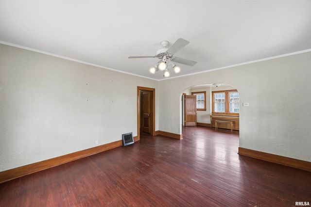 1129 W GILBERT Avenue, Peoria, IL 61604