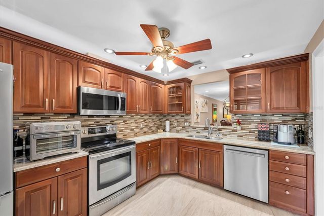 19029 US HIGHWAY 19 N 13E, Clearwater, FL 33764