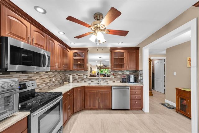 19029 US HIGHWAY 19 N 13E, Clearwater, FL 33764
