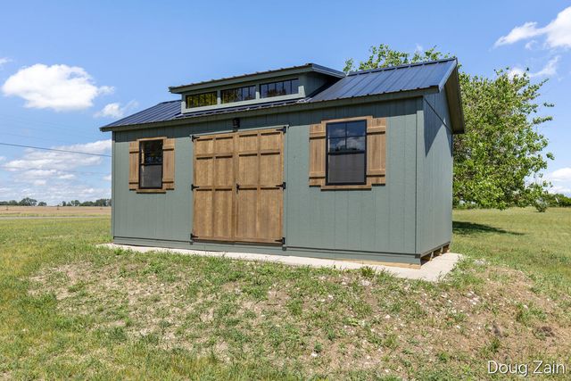 1595 N County Line Road, Belvidere Twp, MI 48886