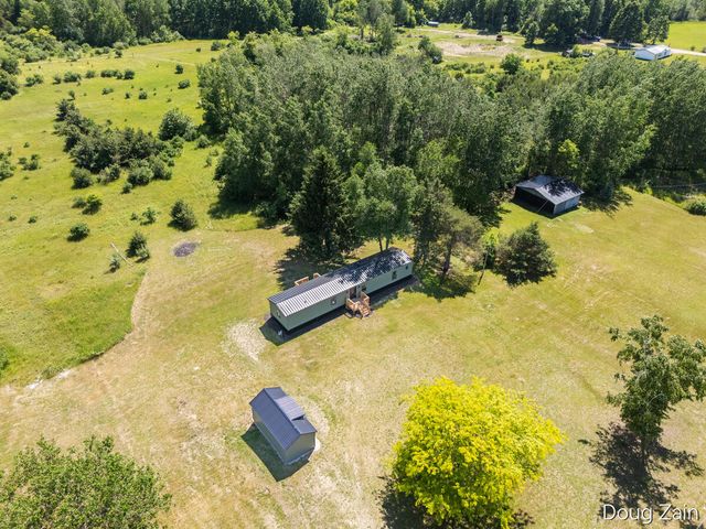 1595 N County Line Road, Belvidere Twp, MI 48886