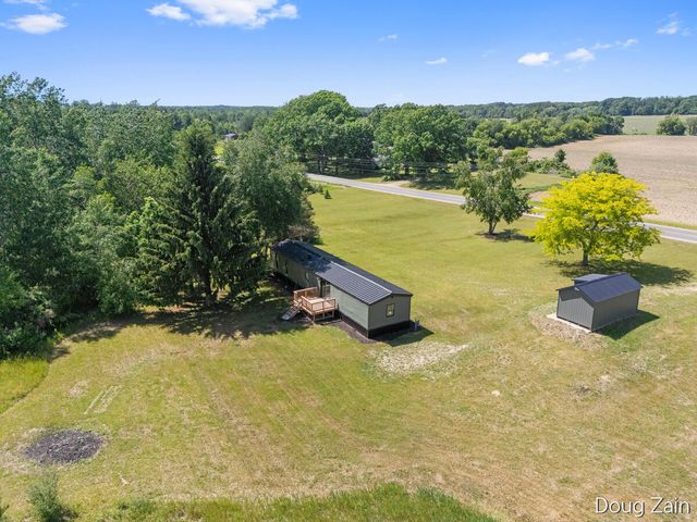 1595 N County Line Road, Belvidere Twp, MI 48886