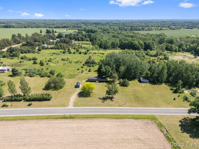 1595 N County Line Road, Belvidere Twp, MI 48886