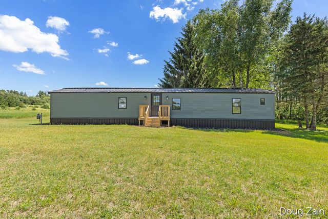 1595 N County Line Road, Belvidere Twp, MI 48886