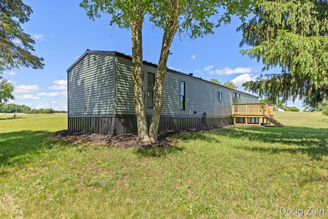 1595 N County Line Road, Belvidere Twp, MI 48886