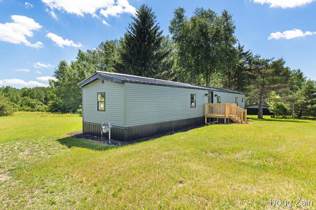 1595 N County Line Road, Belvidere Twp, MI 48886