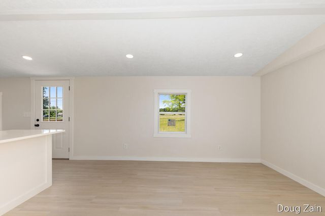 1595 N County Line Road, Belvidere Twp, MI 48886