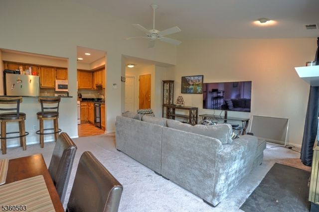 304 Trinity Ct 11, West Windsor Twp., NJ 08540