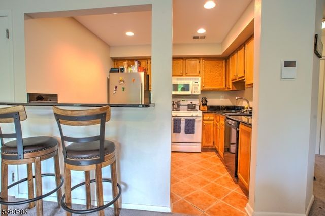 304 Trinity Ct 11, West Windsor Twp., NJ 08540