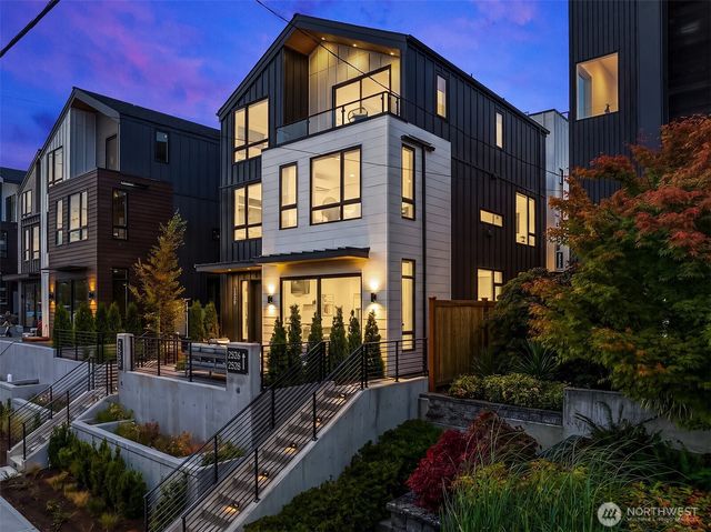 2530 30th Avenue W, Seattle, WA 98199
