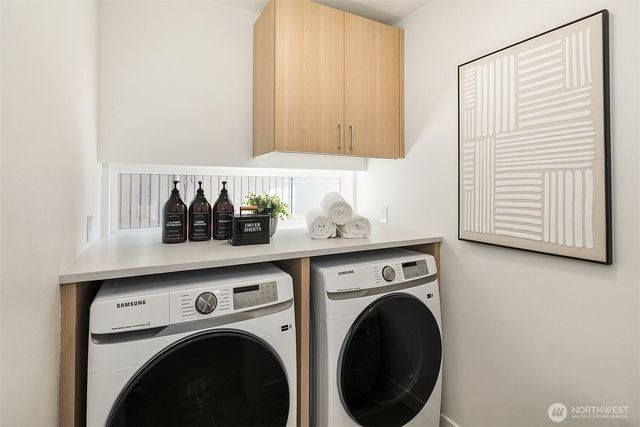2530 30th Avenue W, Seattle, WA 98199
