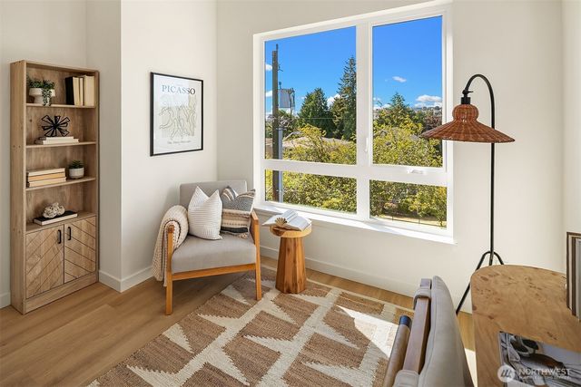 2530 30th Avenue W, Seattle, WA 98199