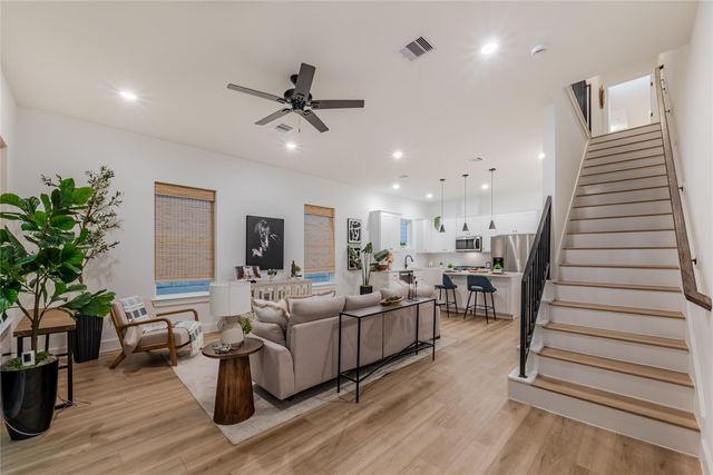 1911 Dewalt Street, Houston, TX 77091