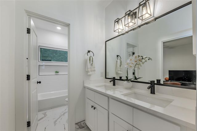 1911 Dewalt Street, Houston, TX 77091