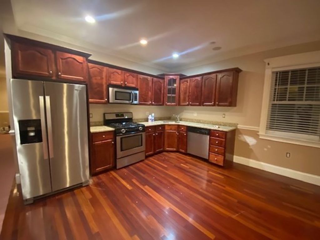 4619 Washington St 1, Boston, MA 02131