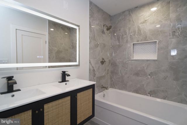 1919 N 5TH ST, Philadelphia, PA 19122