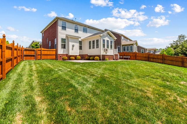 5022 Winslow Dr, Mount Juliet, TN 37122