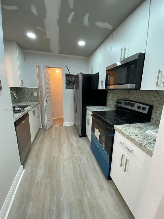 556 NW 114th Avenue 203, Sweetwater, FL 33172