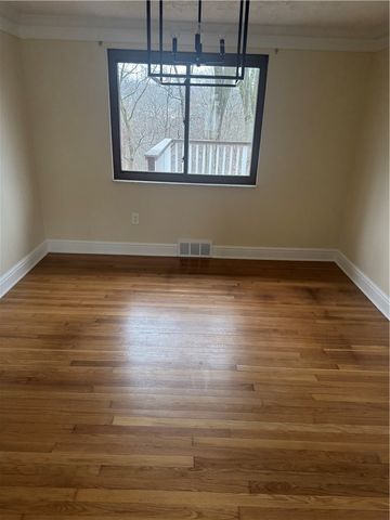 2867 Hastings Dr, Lower Burrell, PA 15068