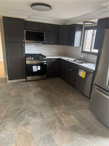 2867 Hastings Dr, Lower Burrell, PA 15068