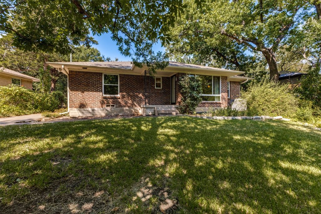 605 S Ravinia Drive, Dallas, TX 75211