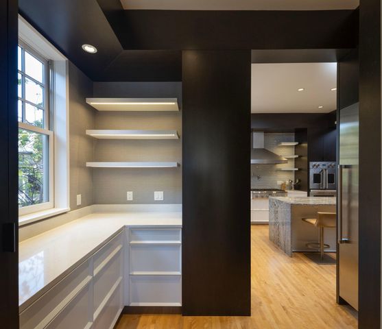 2700 W Lake Of The Isles Parkway, Minneapolis, MN 55416