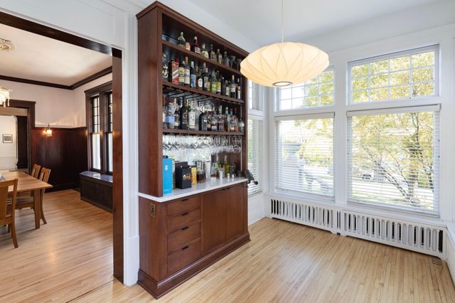 2700 W Lake Of The Isles Parkway, Minneapolis, MN 55416