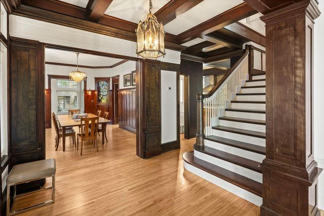 2700 W Lake Of The Isles Parkway, Minneapolis, MN 55416