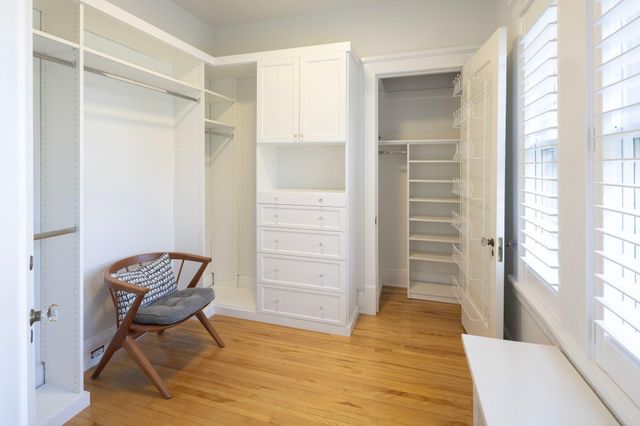 2700 W Lake Of The Isles Parkway, Minneapolis, MN 55416