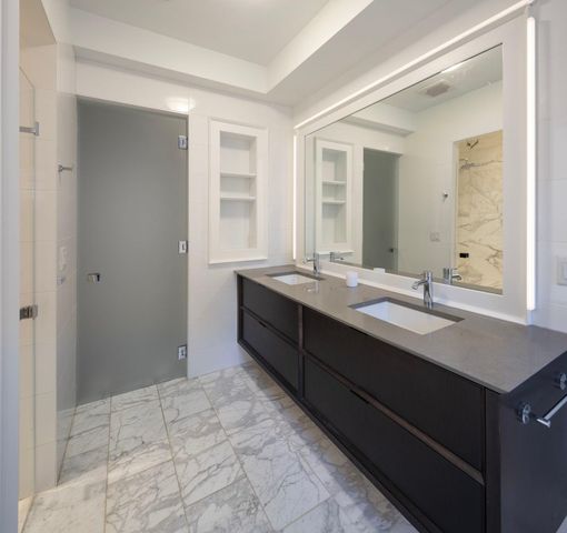 2700 W Lake Of The Isles Parkway, Minneapolis, MN 55416