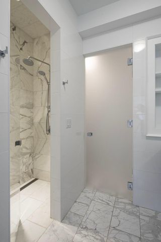 2700 W Lake Of The Isles Parkway, Minneapolis, MN 55416