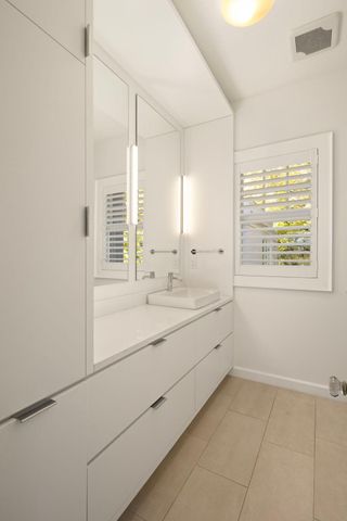 2700 W Lake Of The Isles Parkway, Minneapolis, MN 55416