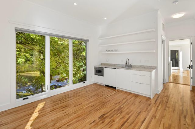 2700 W Lake Of The Isles Parkway, Minneapolis, MN 55416