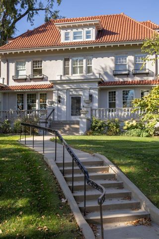 2700 W Lake Of The Isles Parkway, Minneapolis, MN 55416