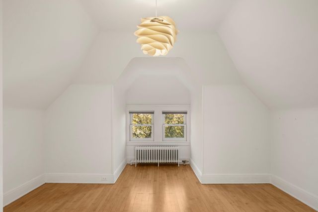 2700 W Lake Of The Isles Parkway, Minneapolis, MN 55416