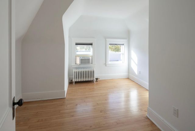 2700 W Lake Of The Isles Parkway, Minneapolis, MN 55416