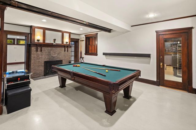 2700 W Lake Of The Isles Parkway, Minneapolis, MN 55416