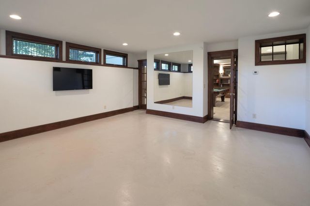 2700 W Lake Of The Isles Parkway, Minneapolis, MN 55416