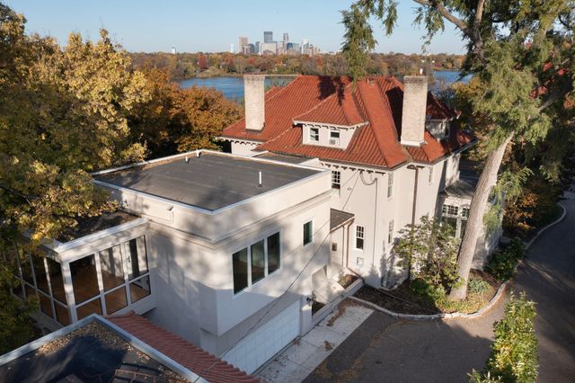 2700 W Lake Of The Isles Parkway, Minneapolis, MN 55416