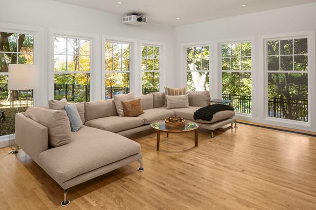 2700 W Lake Of The Isles Parkway, Minneapolis, MN 55416