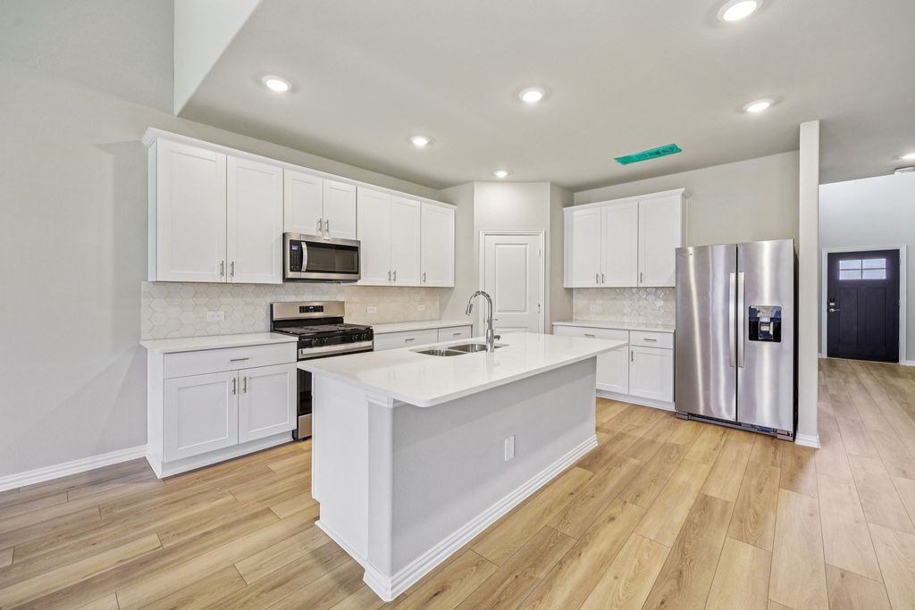 10812 Colonial Heights Lane, Fort Worth, TX 76179 — photo 2