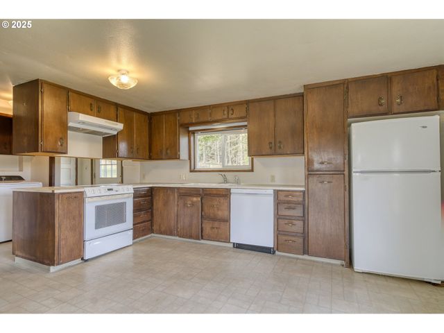 32650 OESTER Rd, Warren, OR 97053