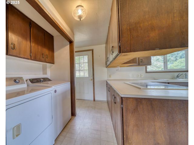 32650 OESTER Rd, Warren, OR 97053