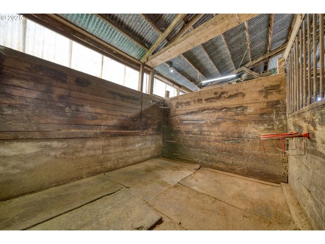 32650 OESTER Rd, Warren, OR 97053