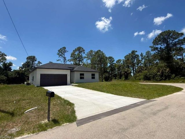 908 Winters ST E, Lehigh Acres, FL 33974