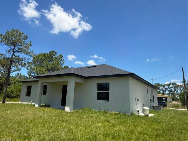 908 Winters ST E, Lehigh Acres, FL 33974